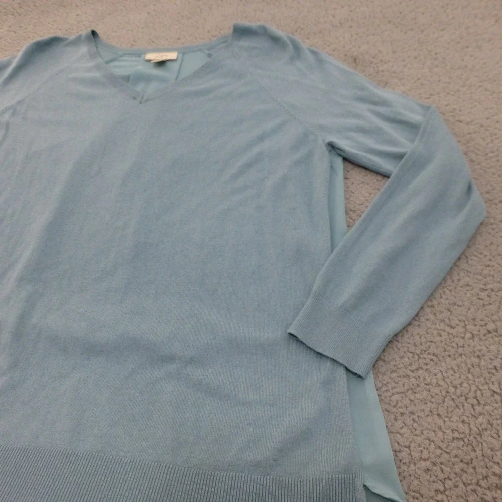 LOFT Sweater Top Womens Large Light Blue Mixed Media V-Neck High Low Back Pleat